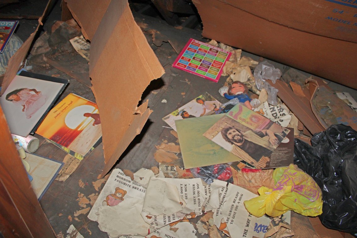 Image for HUGE VINTAGE TIME CAPSULE AUCTION