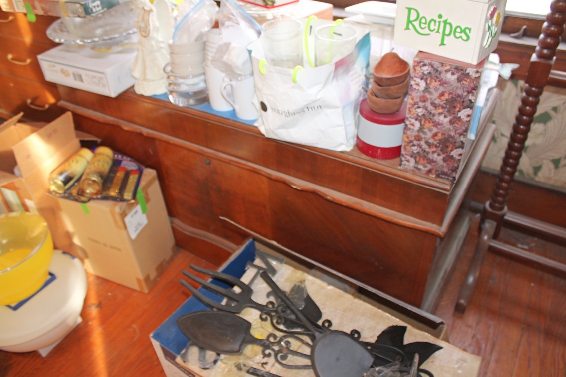 Image for HUGE VINTAGE TIME CAPSULE AUCTION