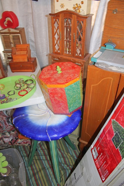 Image for EMERGENCY VINTAGE ESTATE AUCTION