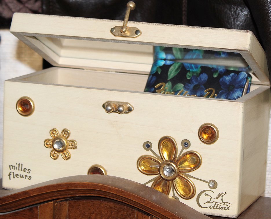 Image for EMERGENCY VINTAGE ESTATE AUCTION