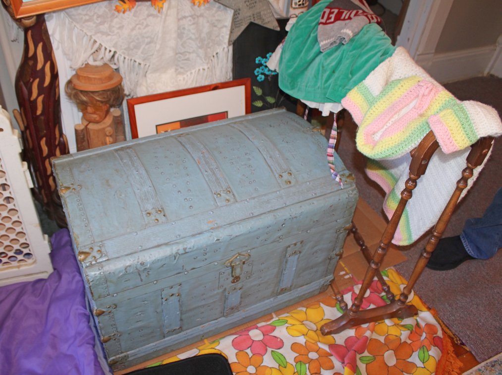 Image for EMERGENCY VINTAGE ESTATE AUCTION