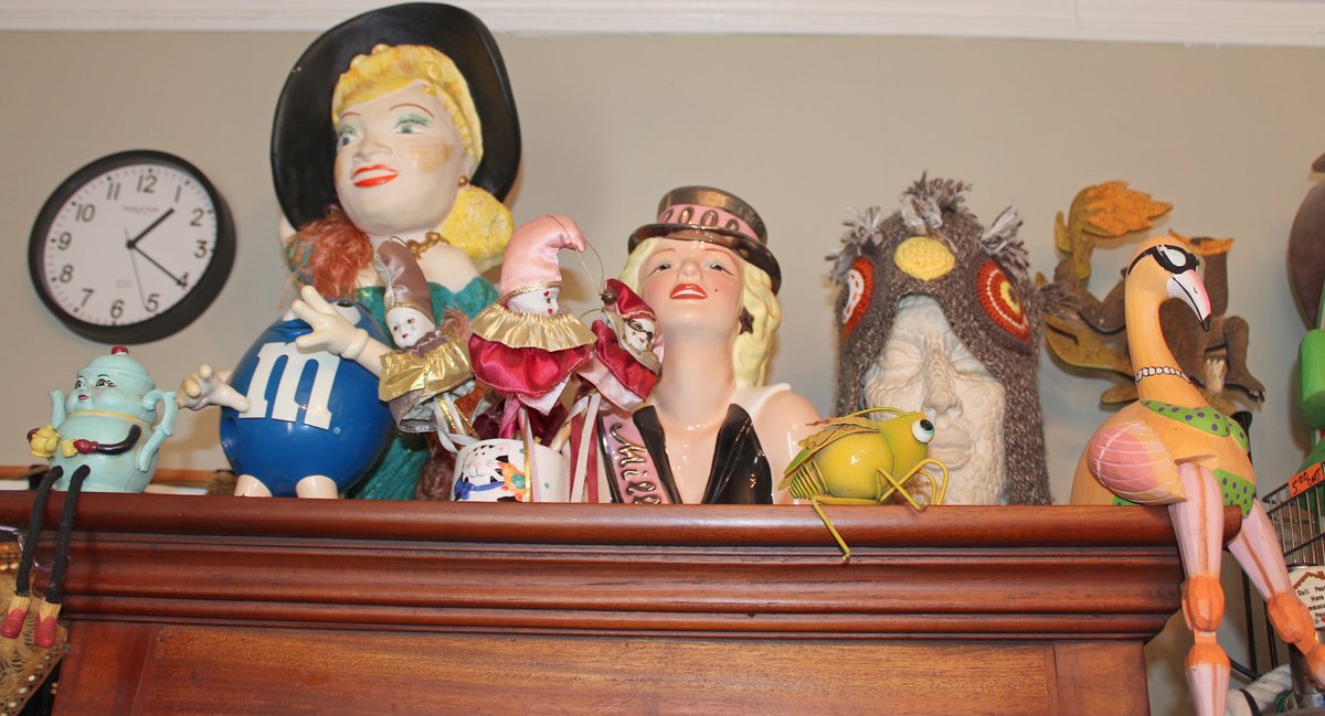 Image for EMERGENCY VINTAGE ESTATE AUCTION