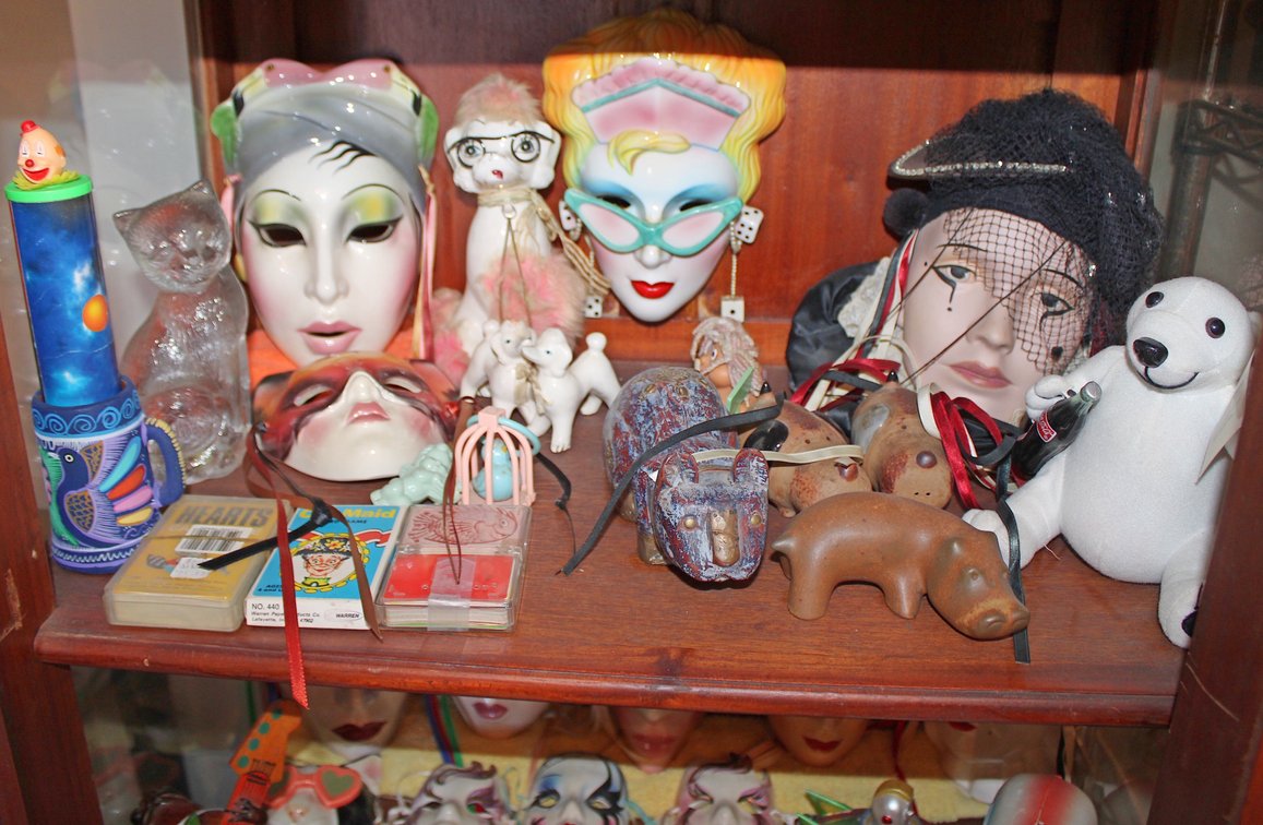 Image for EMERGENCY VINTAGE ESTATE AUCTION