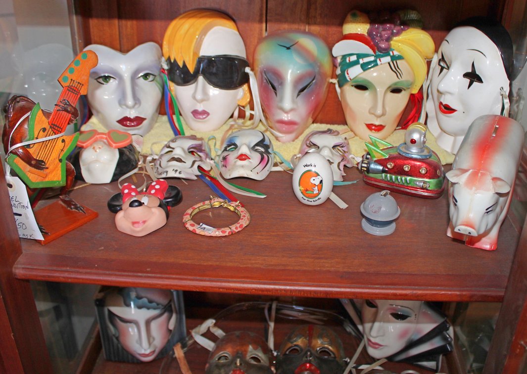 Image for EMERGENCY VINTAGE ESTATE AUCTION