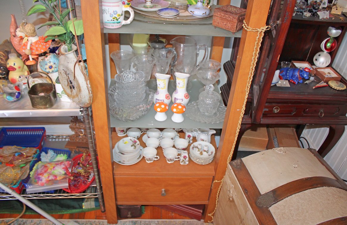 Image for EMERGENCY VINTAGE ESTATE AUCTION