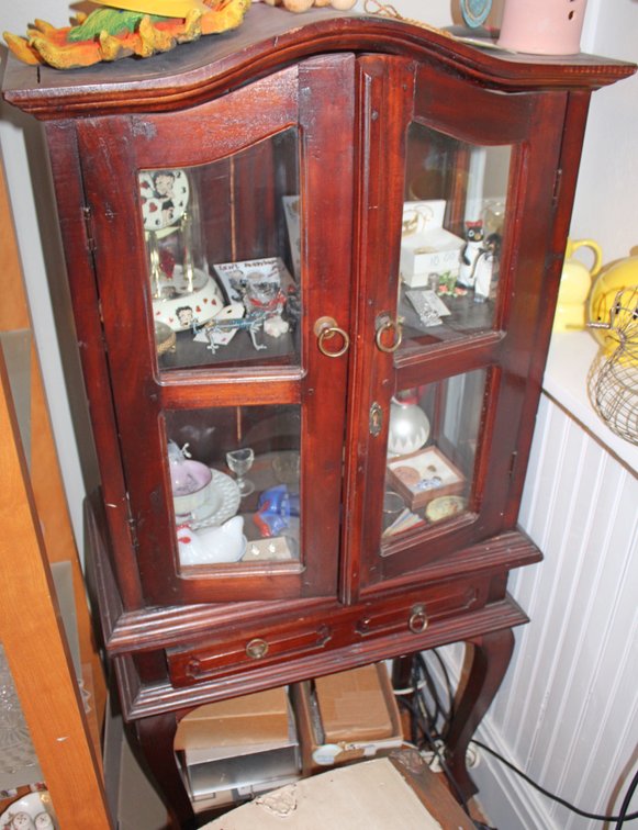 Image for EMERGENCY VINTAGE ESTATE AUCTION
