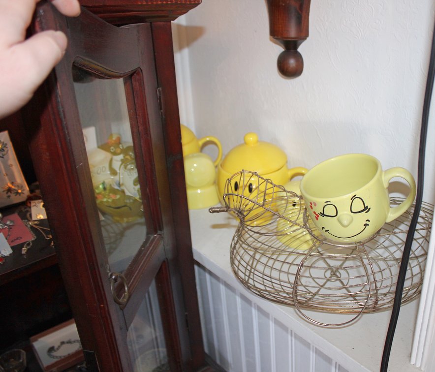 Image for EMERGENCY VINTAGE ESTATE AUCTION