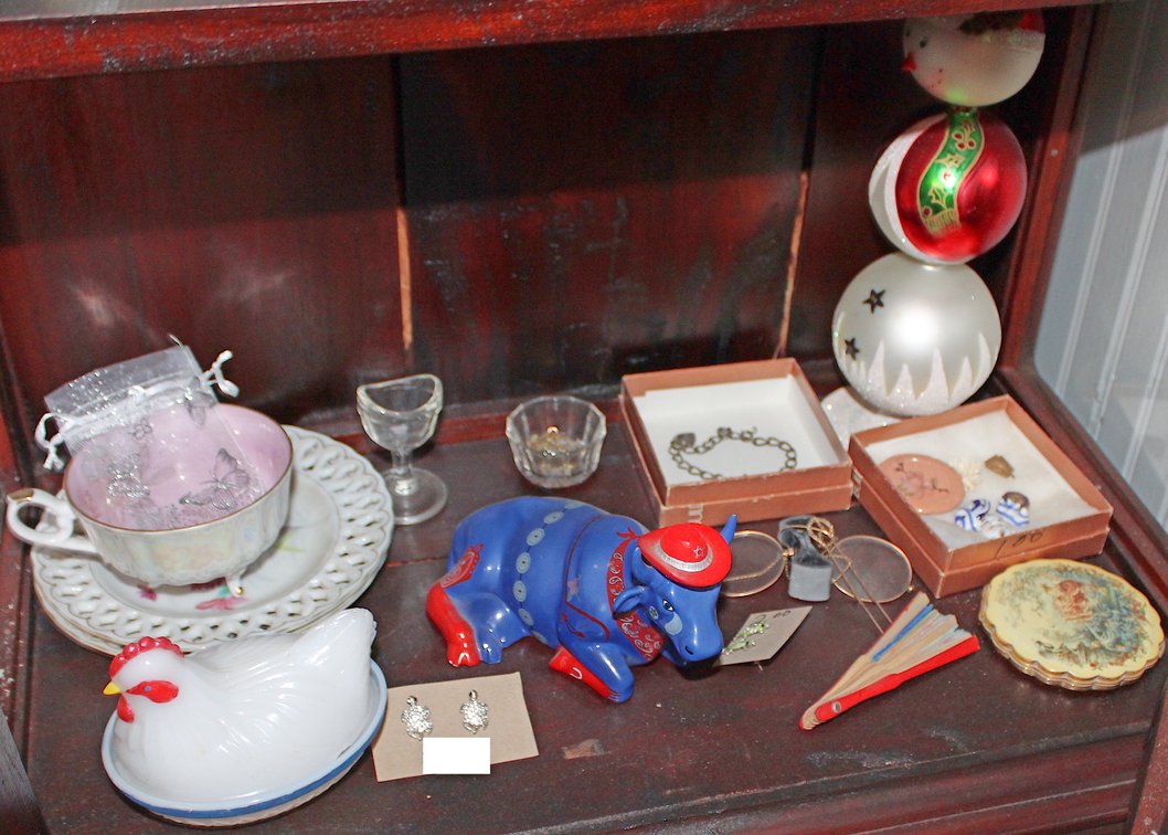 Image for EMERGENCY VINTAGE ESTATE AUCTION