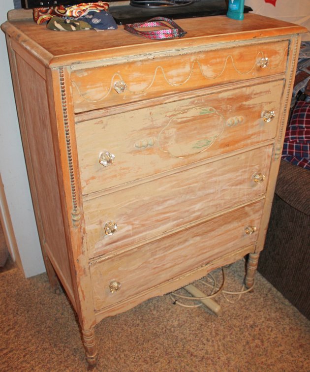 Image for EMERGENCY VINTAGE ESTATE AUCTION