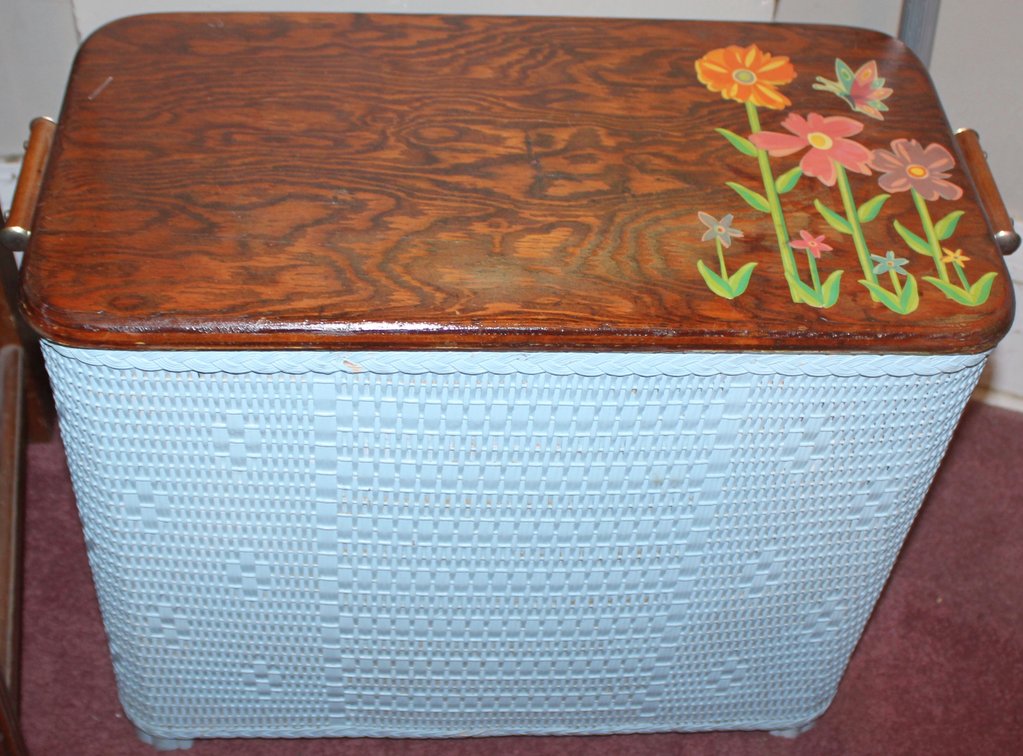 Image for EMERGENCY VINTAGE ESTATE AUCTION