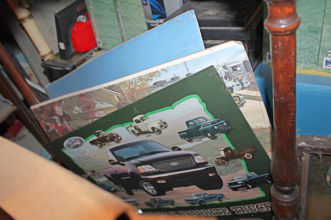 Image for PACKED VINTAGE TIME CAPSULE ESTATE AUCTION