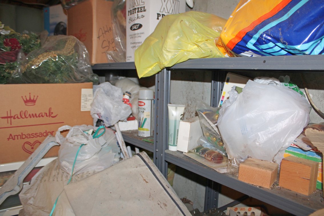 Image for PACKED VINTAGE TIME CAPSULE ESTATE AUCTION