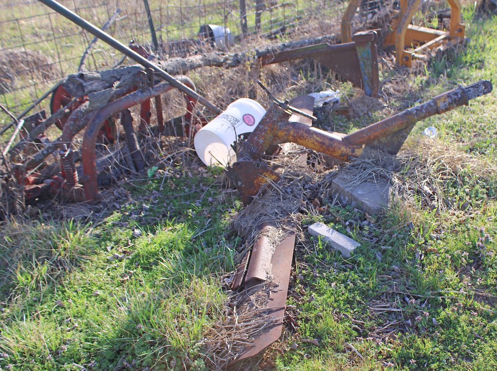 Image for HUGE LIVING ESTATE FARM AUCTION