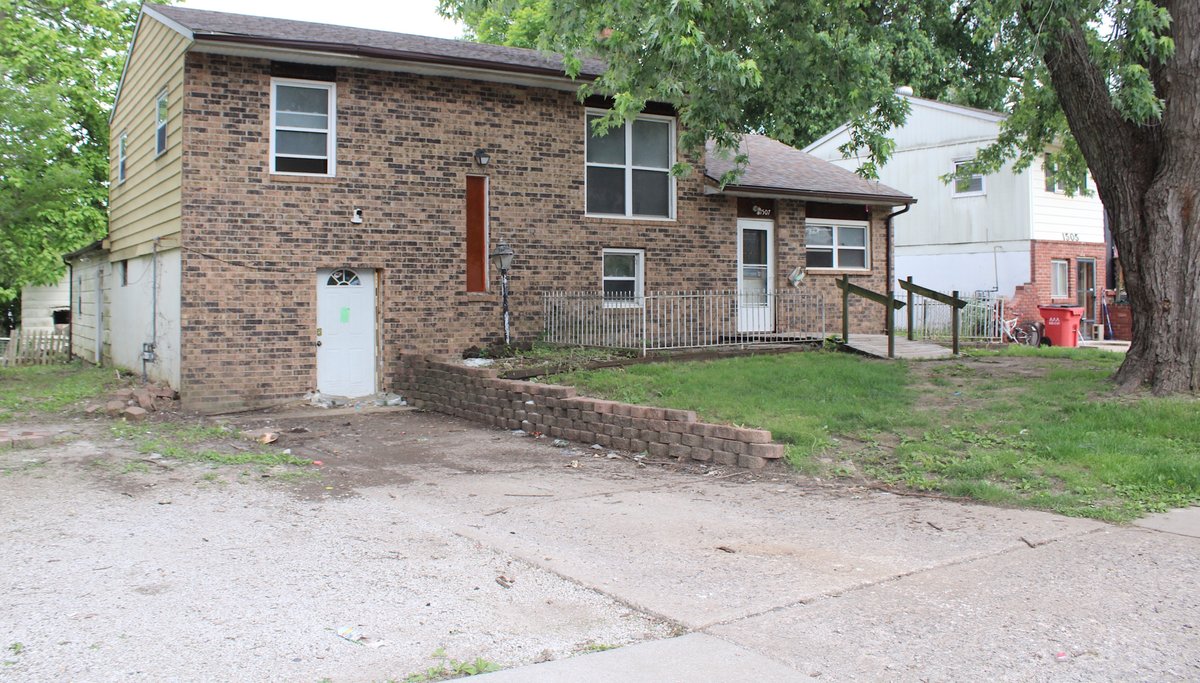 Image for DOUBLE REAL ESTATE AUCTION CARAVAN