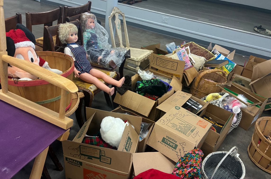 Image for INDOOR ANTIQUE DEALER'S ESTATE AUCTION