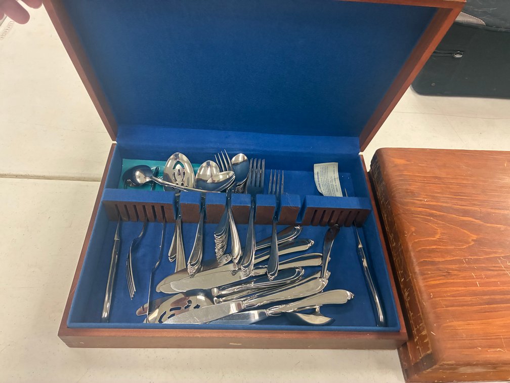 Image for INDOOR ANTIQUE DEALER'S ESTATE AUCTION
