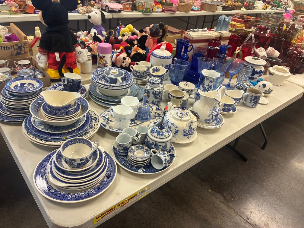 Image for INDOOR ANTIQUE DEALER'S ESTATE AUCTION