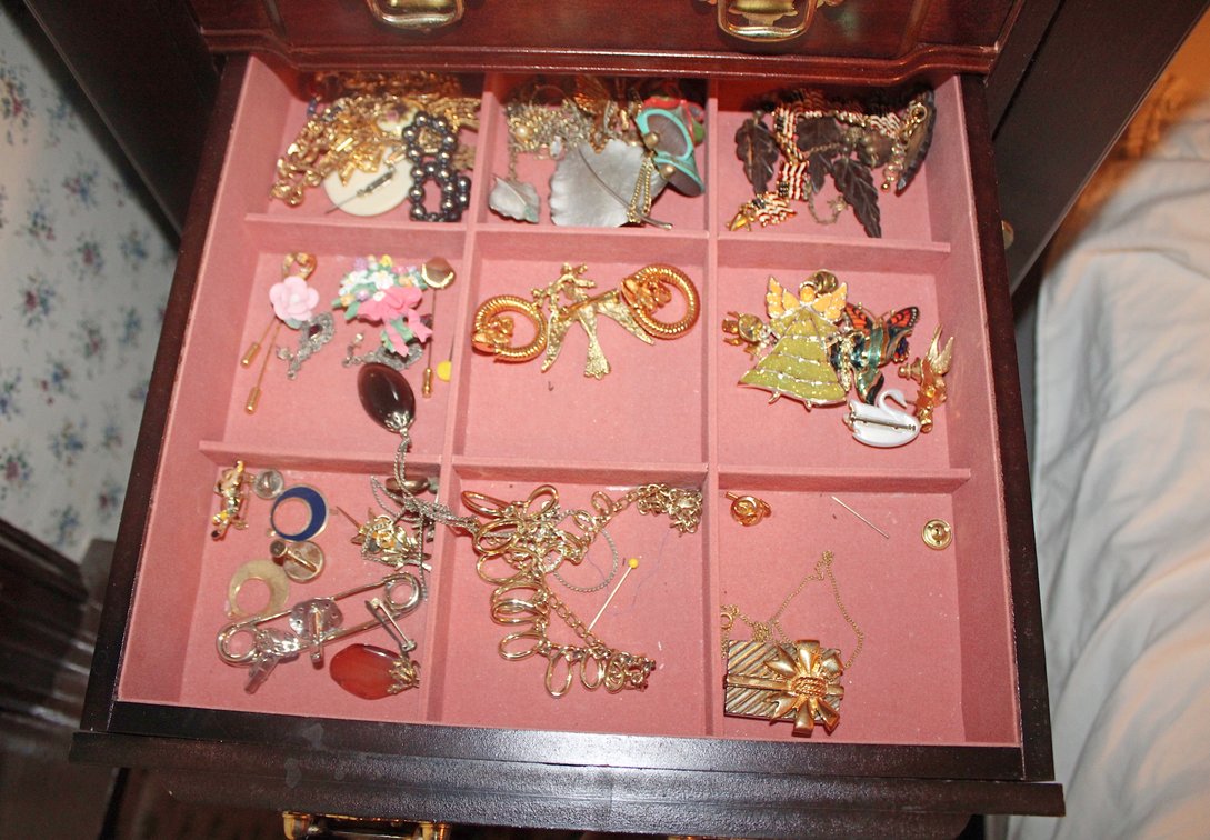 Image for ANTIQUE ESTATE AUCTION