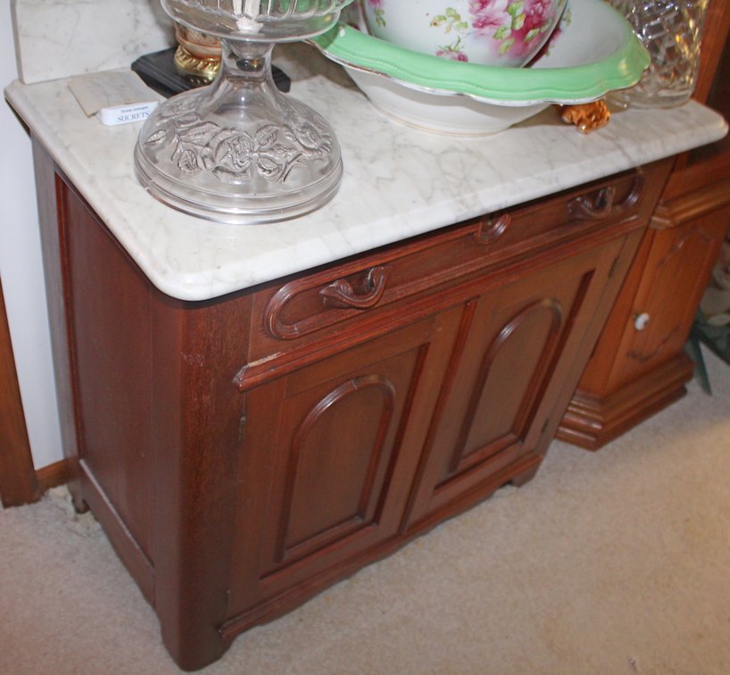 Image for FANTASTIC INDOOR COLLECTOR'S 2-RING ESTATE AUCTION