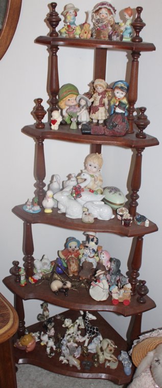 Image for FANTASTIC INDOOR COLLECTOR'S 2-RING ESTATE AUCTION