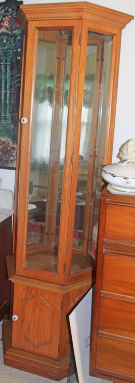 Image for FANTASTIC INDOOR COLLECTOR'S 2-RING ESTATE AUCTION