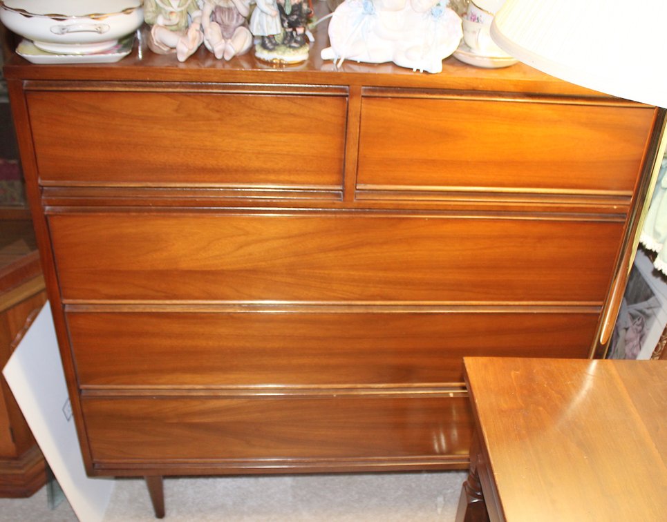 Image for FANTASTIC INDOOR COLLECTOR'S 2-RING ESTATE AUCTION