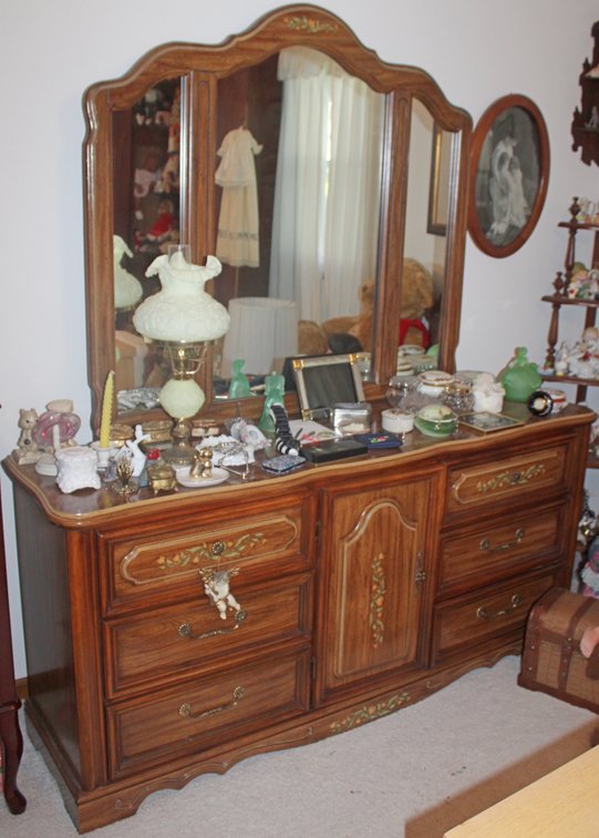 Image for FANTASTIC INDOOR COLLECTOR'S 2-RING ESTATE AUCTION