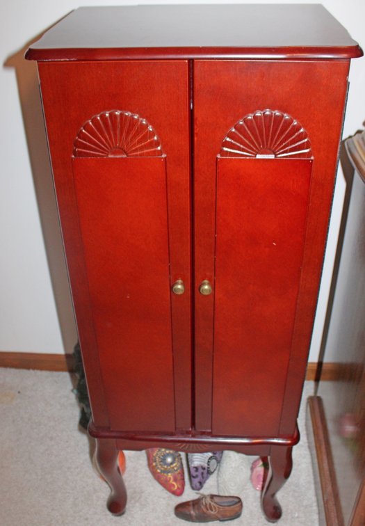 Image for FANTASTIC INDOOR COLLECTOR'S 2-RING ESTATE AUCTION