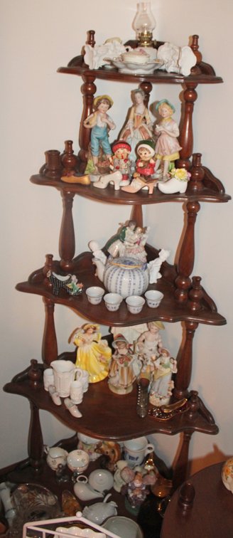 Image for FANTASTIC INDOOR COLLECTOR'S 2-RING ESTATE AUCTION