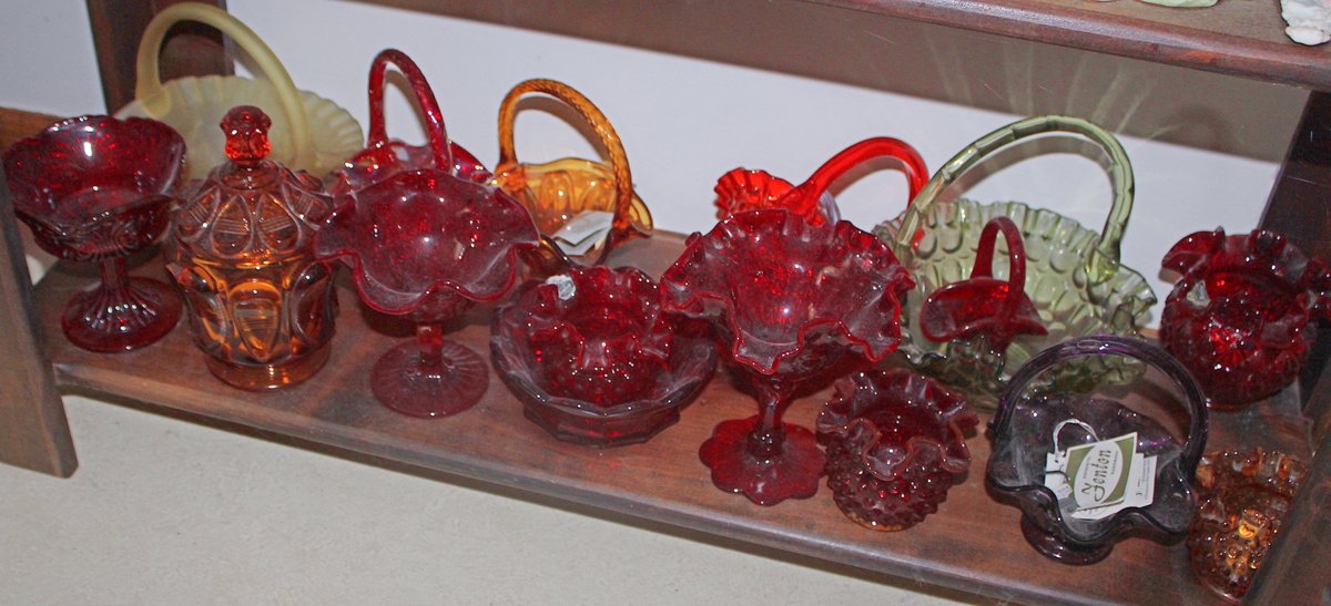 Image for FANTASTIC INDOOR COLLECTOR'S 2-RING ESTATE AUCTION