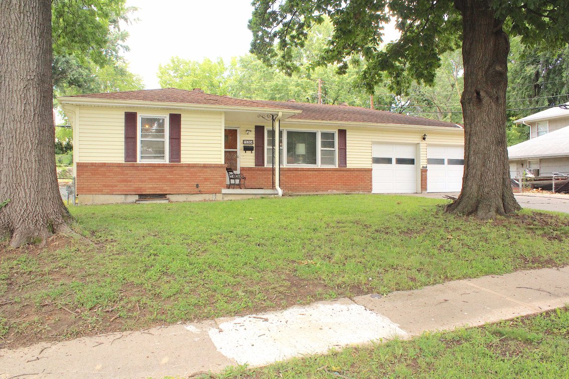 Image for REAL ESTATE & PERSONAL PROPERTY AUCTION