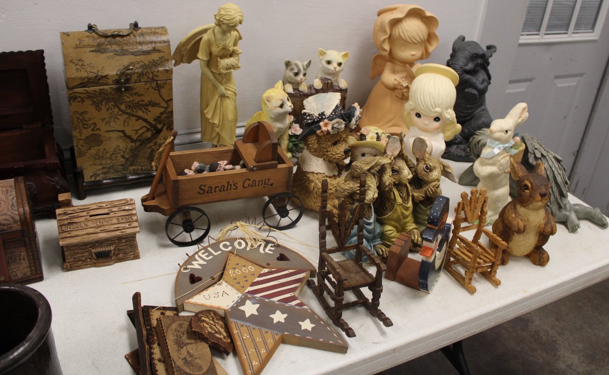 Image for INDOOR DOUBLE ESTATE AUCTION