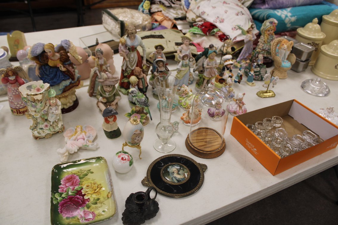 Image for INDOOR DOUBLE ESTATE AUCTION