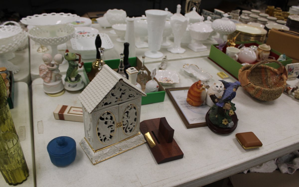 Image for INDOOR DOUBLE ESTATE AUCTION