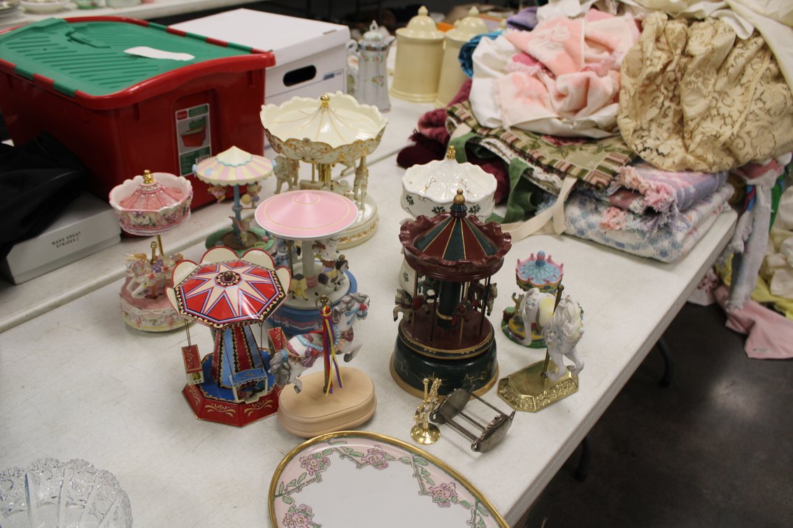 Image for INDOOR DOUBLE ESTATE AUCTION