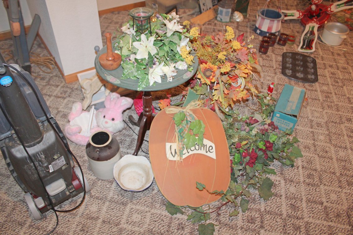 Image for EMERGENCY SHORT NOTICE COMPLETE LIVING ESTATE AUCTION