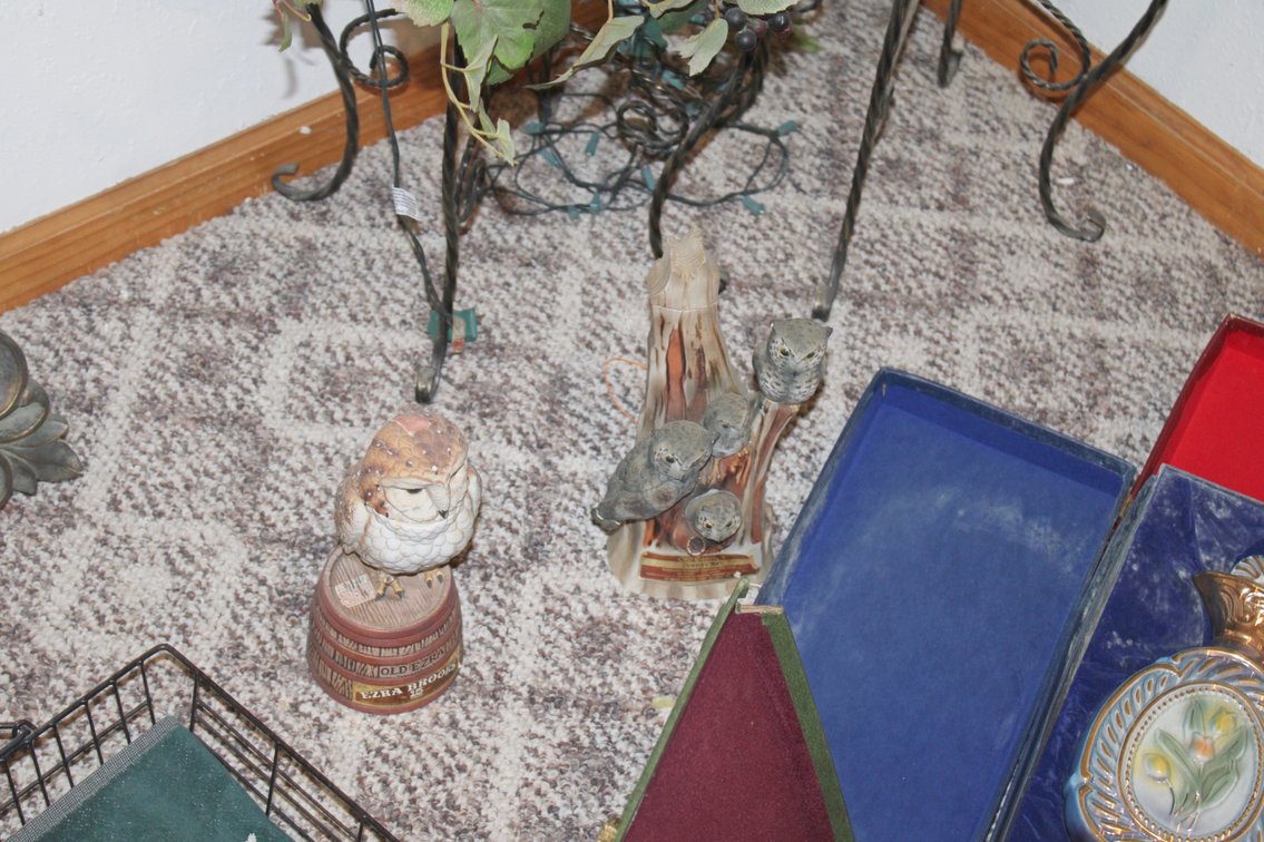 Image for EMERGENCY SHORT NOTICE COMPLETE LIVING ESTATE AUCTION
