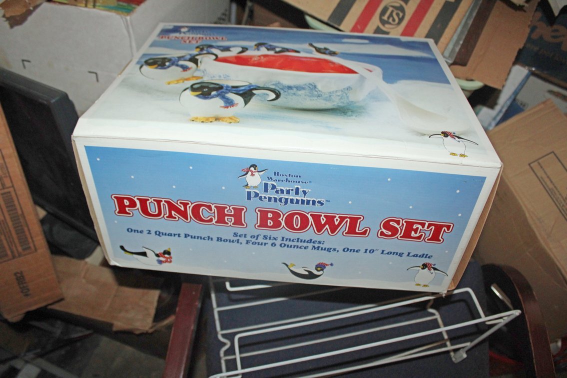 Image for HUGE VINTAGE TIME CAPSULE ESTATE AUCTION