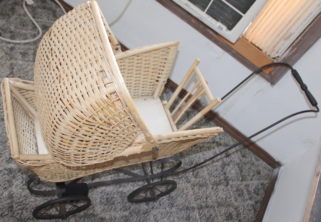 Image for HUGE VINTAGE TIME CAPSULE ESTATE AUCTION