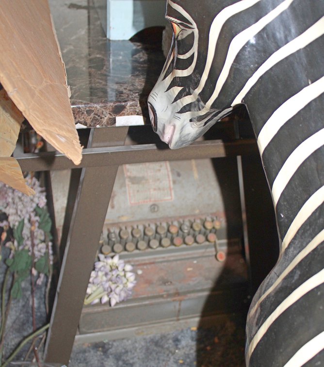 Image for HUGE VINTAGE TIME CAPSULE ESTATE AUCTION