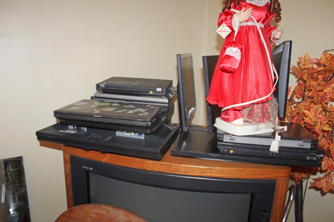 Image for HUGE VINTAGE TIME CAPSULE ESTATE AUCTION