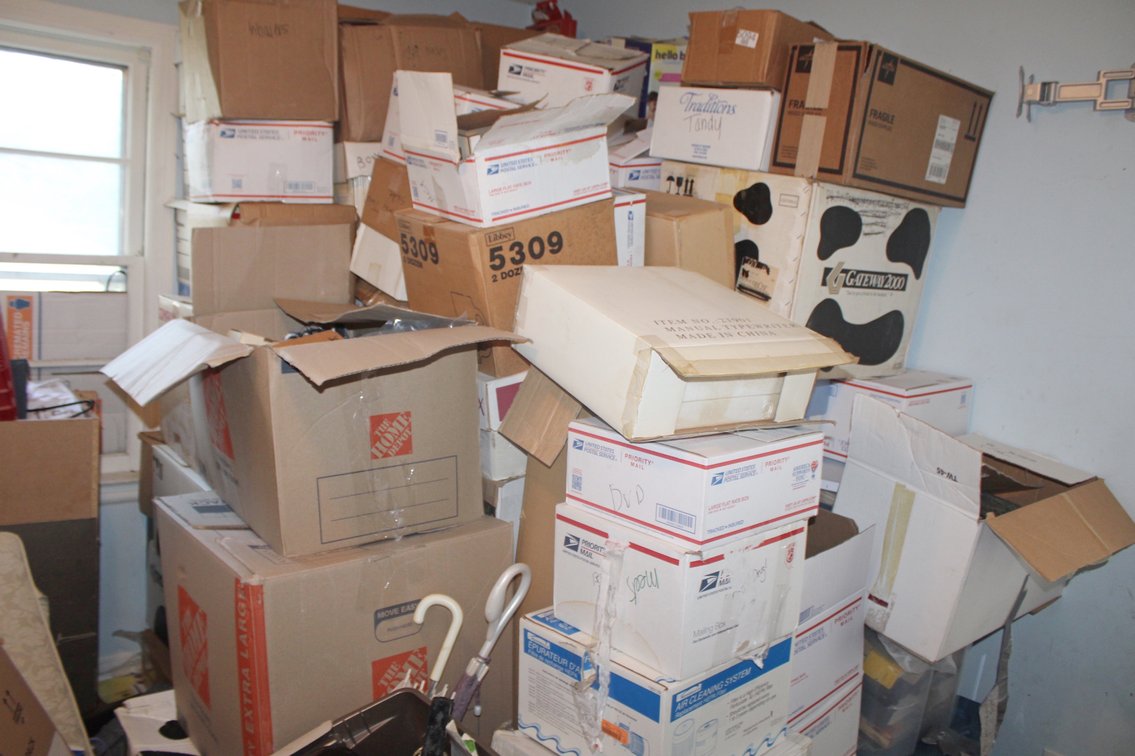 Image for HUGE VINTAGE TIME CAPSULE ESTATE AUCTION