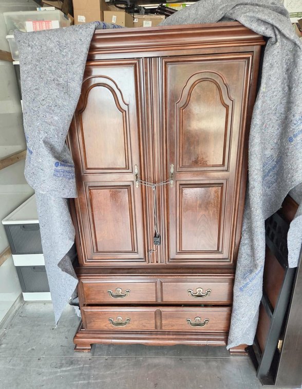 Image for FANTASTIC RETIRED NAVY COMMANDER INDOOR ESTATE AUCTION