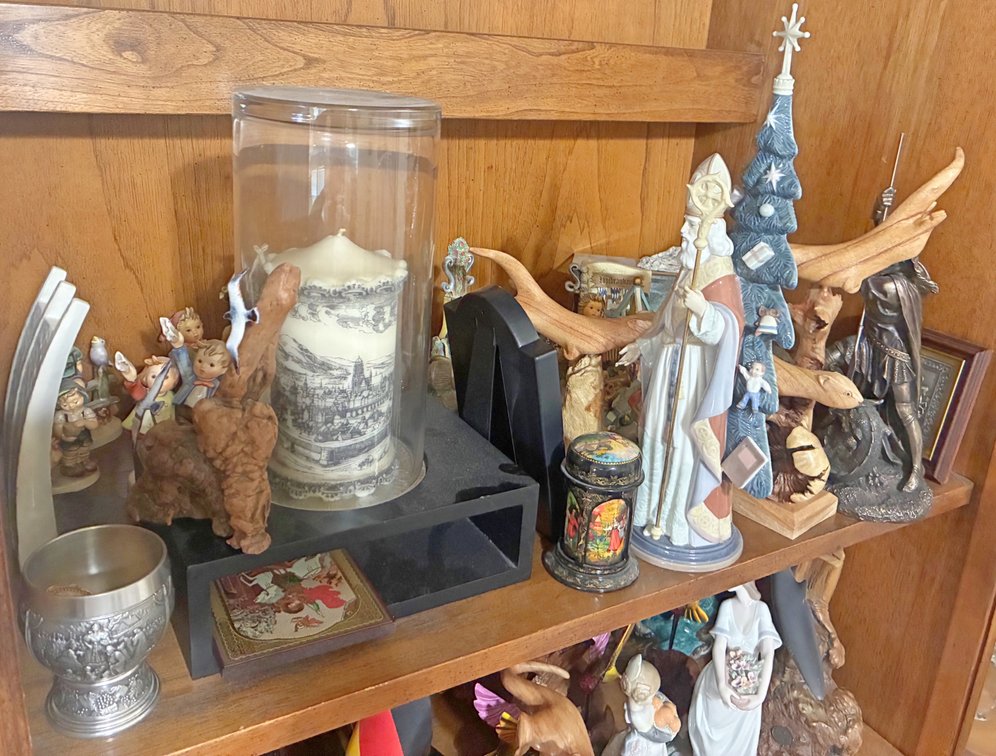 Image for FANTASTIC RETIRED NAVY COMMANDER INDOOR ESTATE AUCTION