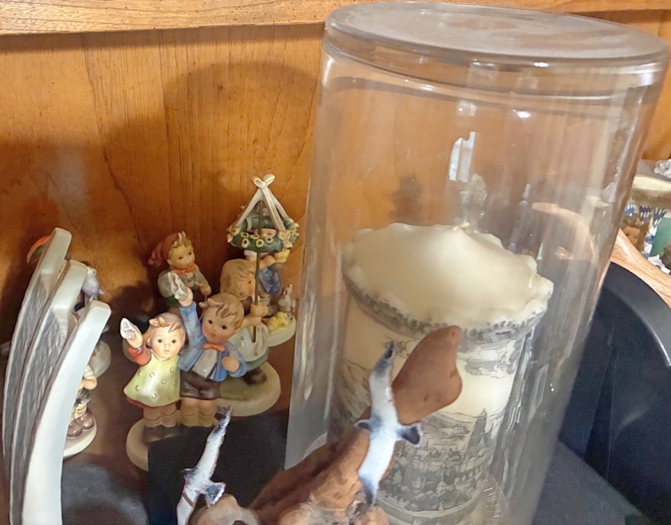 Image for FANTASTIC RETIRED NAVY COMMANDER INDOOR ESTATE AUCTION