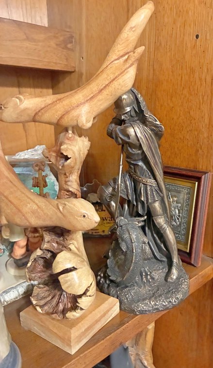 Image for FANTASTIC RETIRED NAVY COMMANDER INDOOR ESTATE AUCTION