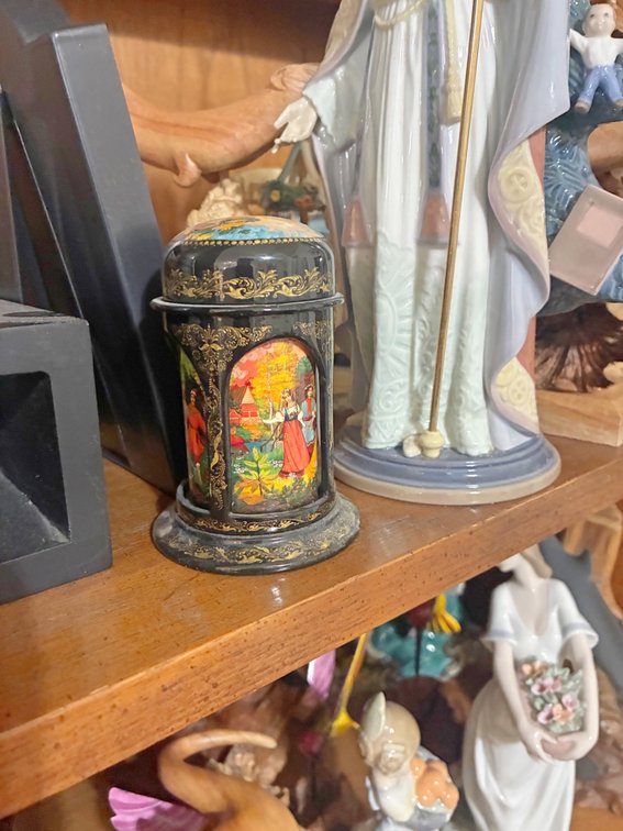 Image for FANTASTIC RETIRED NAVY COMMANDER INDOOR ESTATE AUCTION