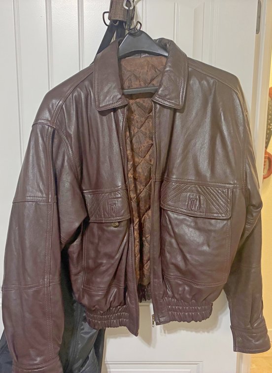 Image for FANTASTIC RETIRED NAVY COMMANDER INDOOR ESTATE AUCTION
