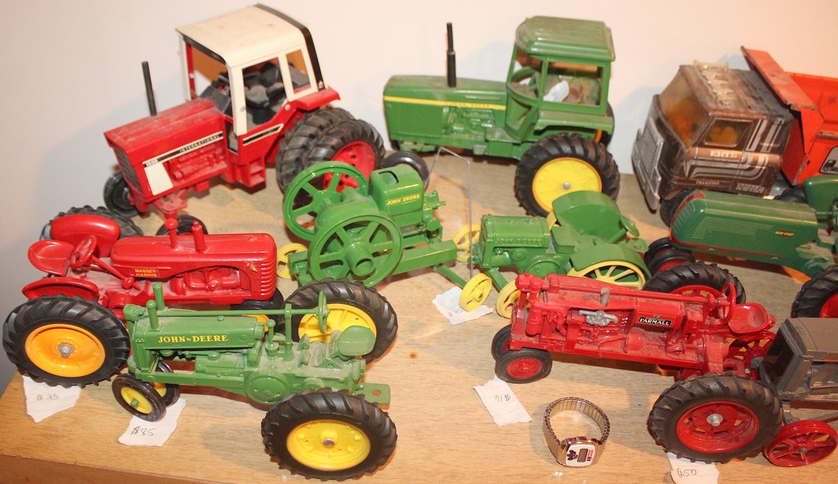 Image for LIVING ESTATE AUCTION