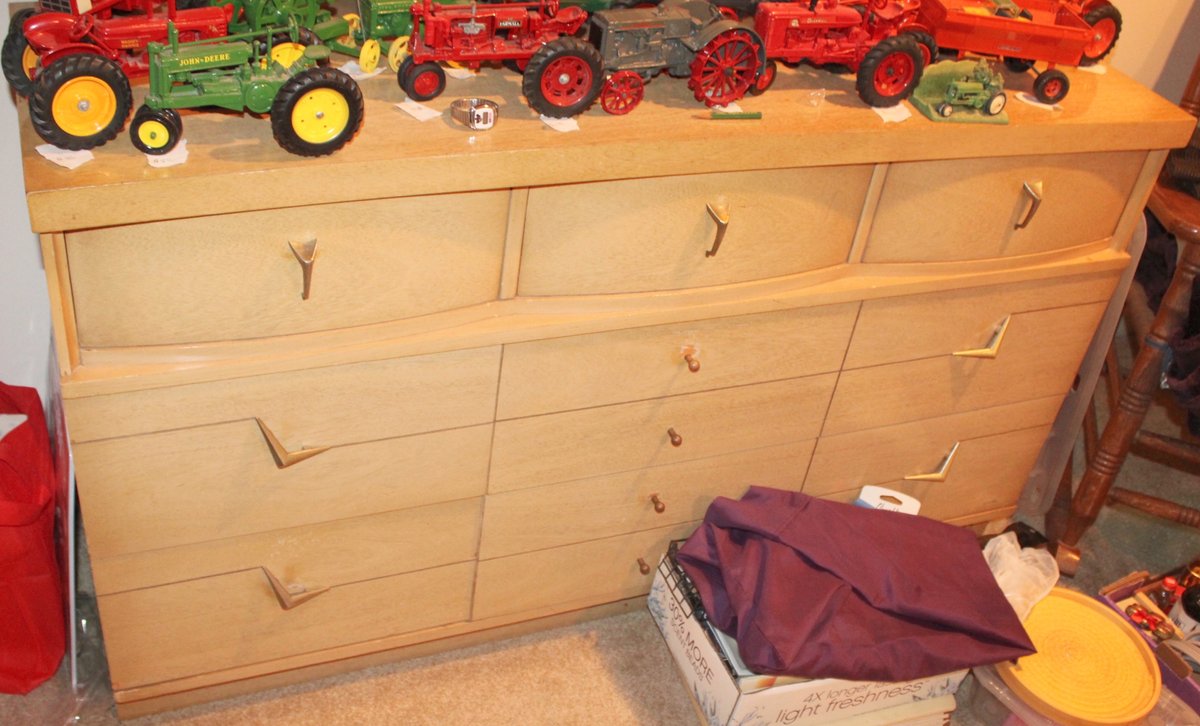 Image for LIVING ESTATE AUCTION